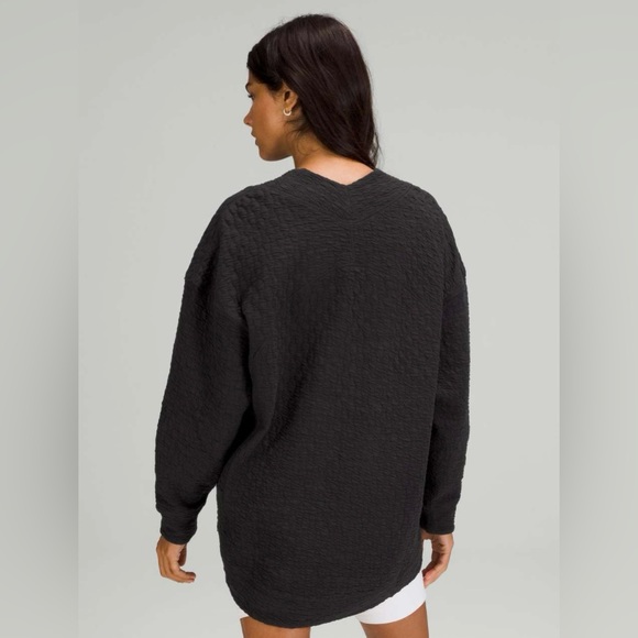 Lululemon Rippled V-Neck Pullover Size 6 Black - Picture 2 of 11